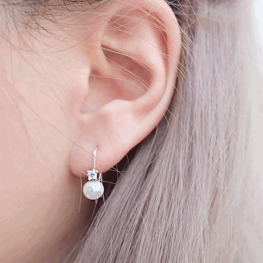 Mini Diamond Pearl Earrings
