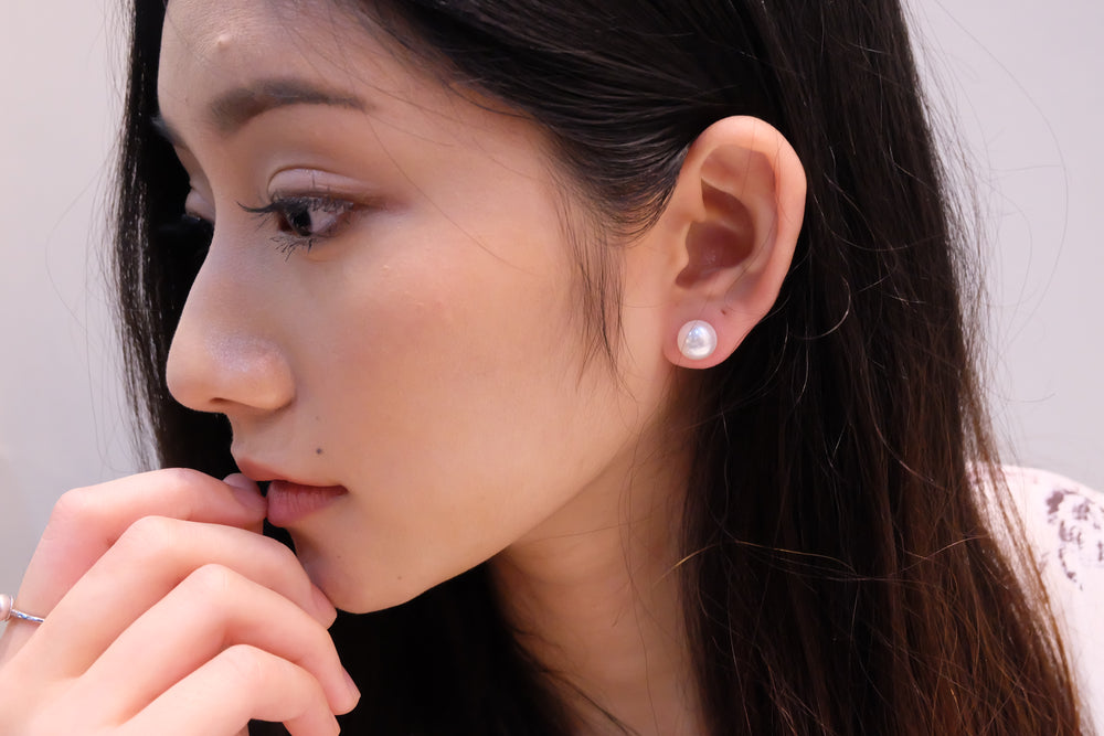 Single Marshmallow Pearl Stud Earrings