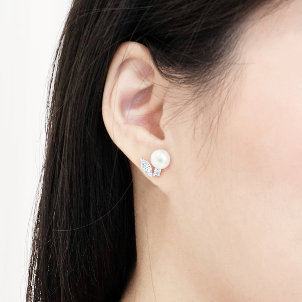Little Swan Pearl Stud Earrings